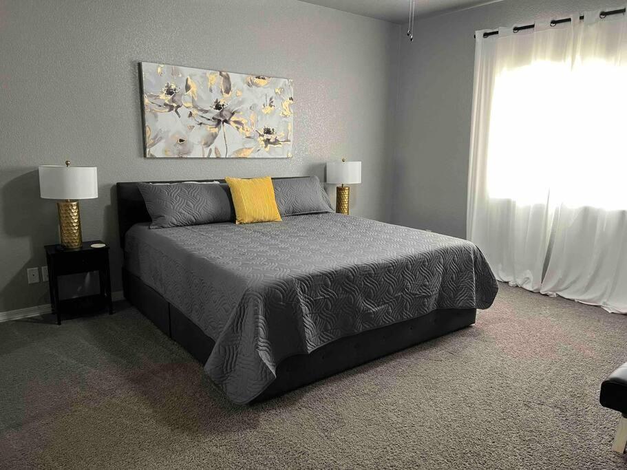 Havasu Retreat! Pool, Spa, Gym & View Lake Havasu City Zewnętrze zdjęcie